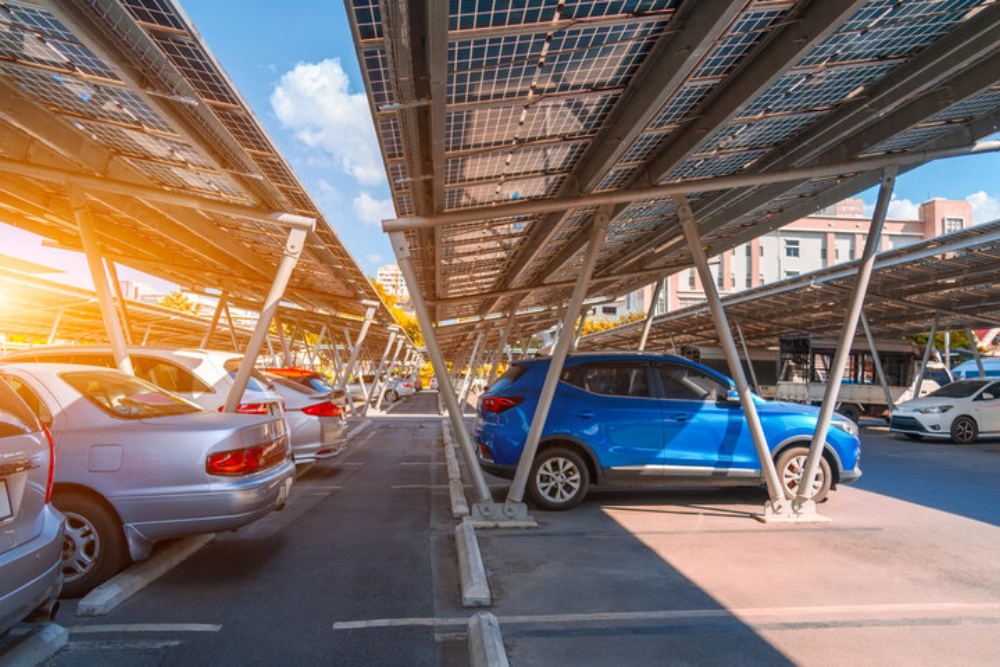 Solar panels parking lot Parking panneaux solaires