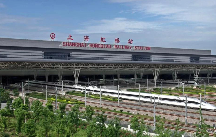 2 - China&rsquo;s Hongqiao Railway Station
