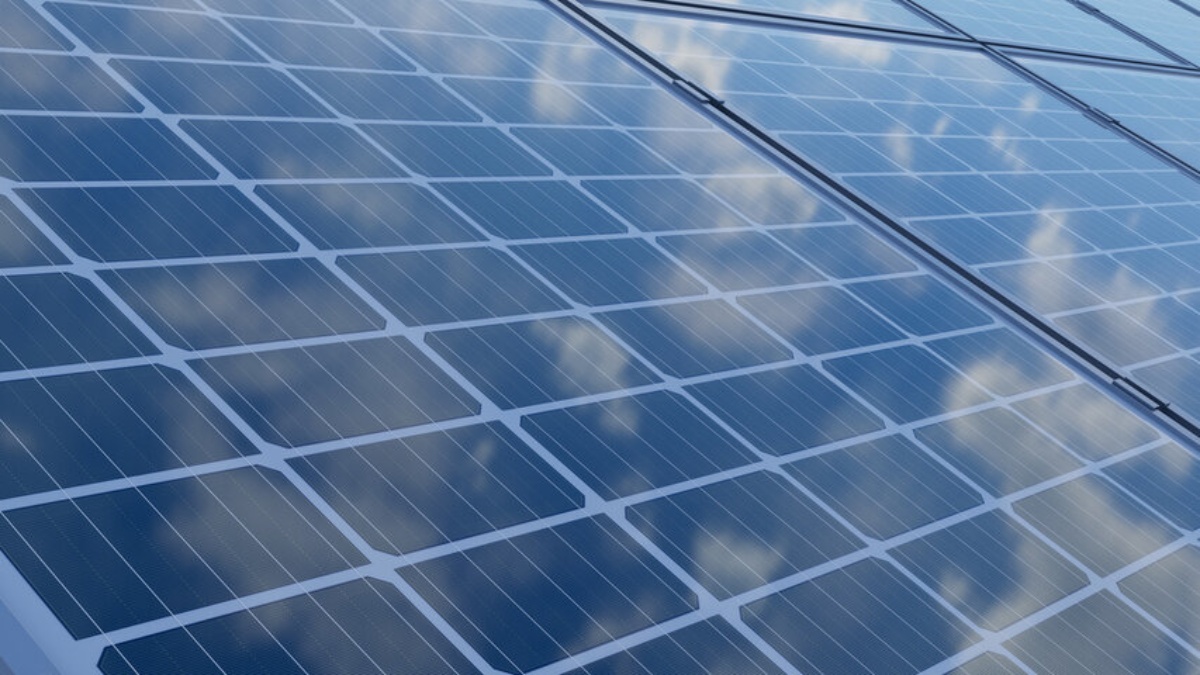 2025 Half-Cut Solar Panel Market Analysis: Trends, Growth Projections, and Leading Manufacturers