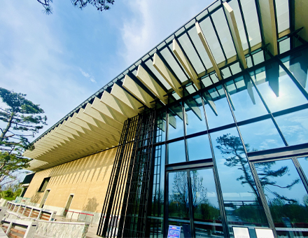 Photovoltaic Sunshade Corridor