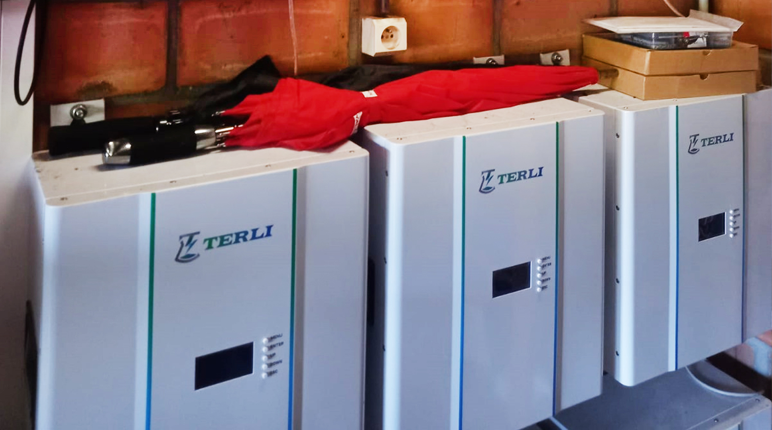 Our Battery Storage System for homes in Belgium allows homeowners to store excess solar energy and access it when needed. It optimizes energy use, reduces reliance on the grid, and helps cut down electricity costs, offering a smart and sustainable solution for households.