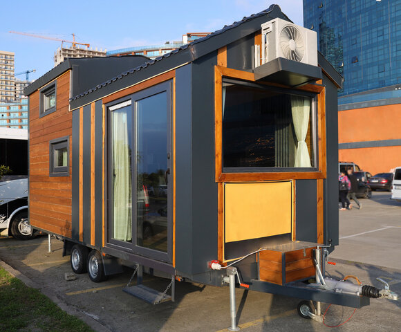 Mobile tiny house