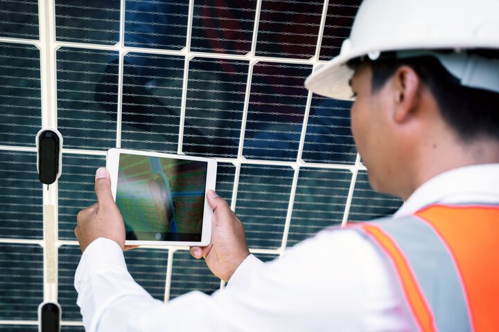 scan to the junction box of the solar panel to check the hot spots