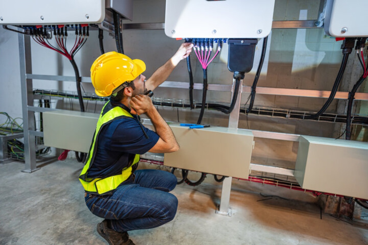 Guide d'installation de l'onduleur solaire photovolta&iuml;que&nbsp;: processus &eacute;tape par &eacute;tape pour une int&eacute;gration optimale du syst&egrave;me