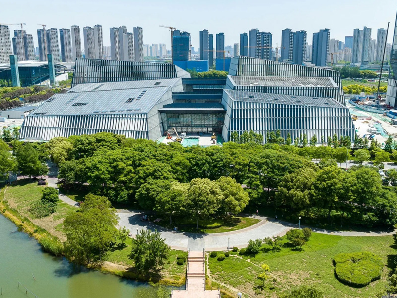 1 - Wuxi International Conference Center integrates conferences, exhibitions, festivals, competitions, performances, and banquets in one.